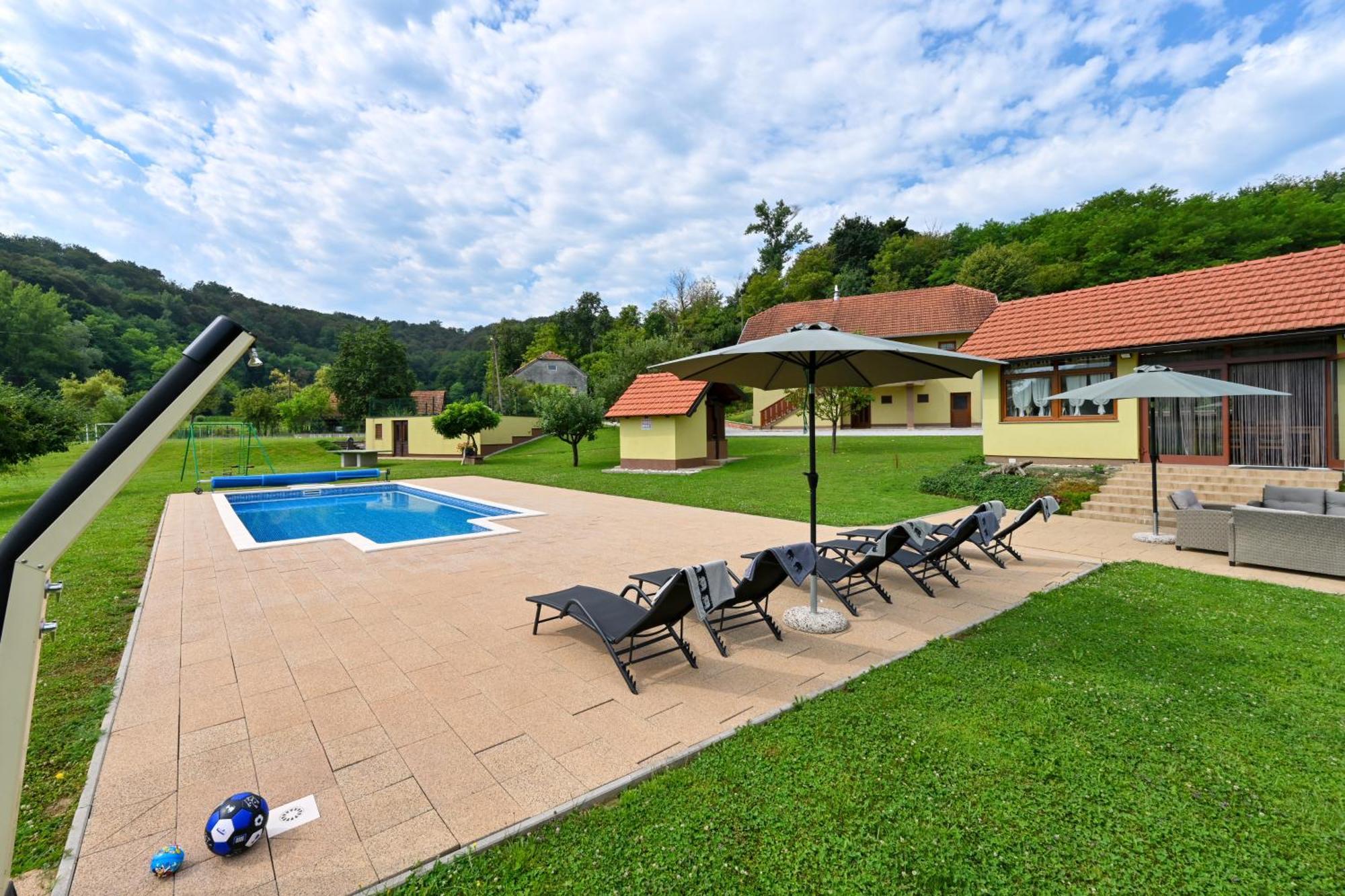 Ruralna Kuca 'Villa Zagorka' Za Odmor Sa Bazenom I Bocalistem Donja Pacetina Exterior photo